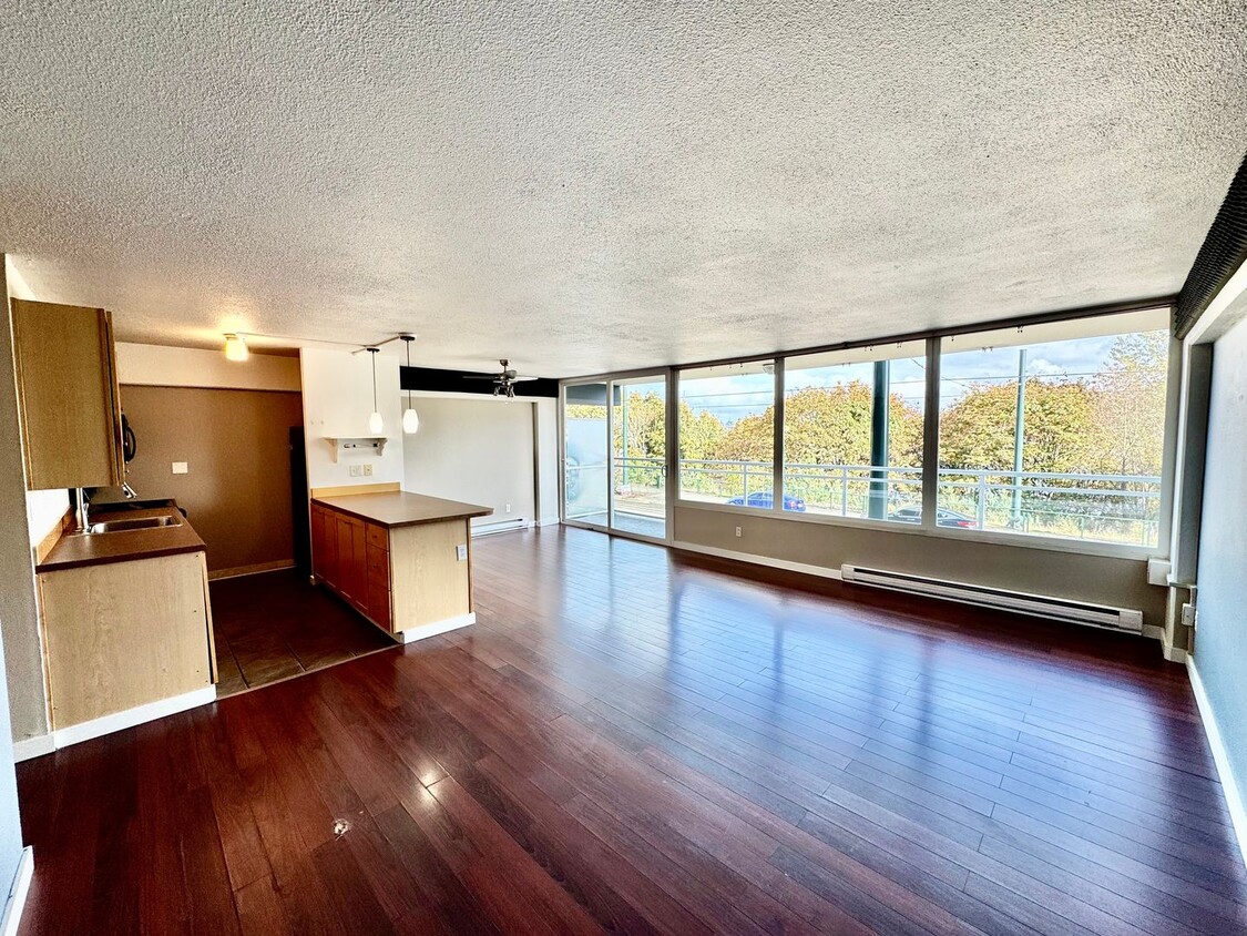 Primary Photo - Stadium District Condo - 2 bed 1.5 bath