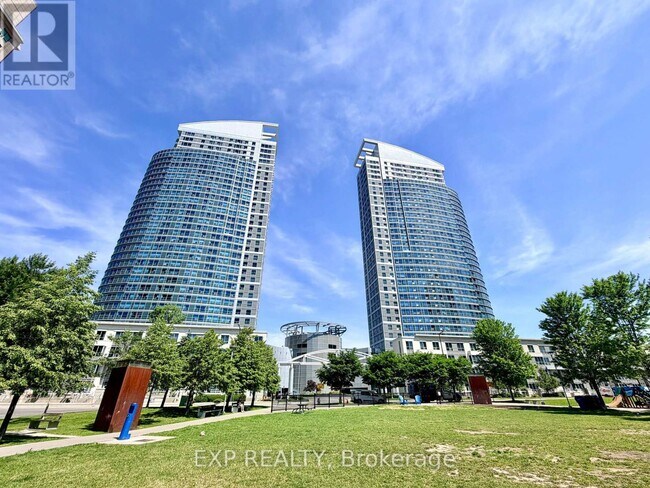 Building Photo - 38 Lee Centre Dr