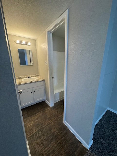 Foto del edificio - 5220 Weber Rd