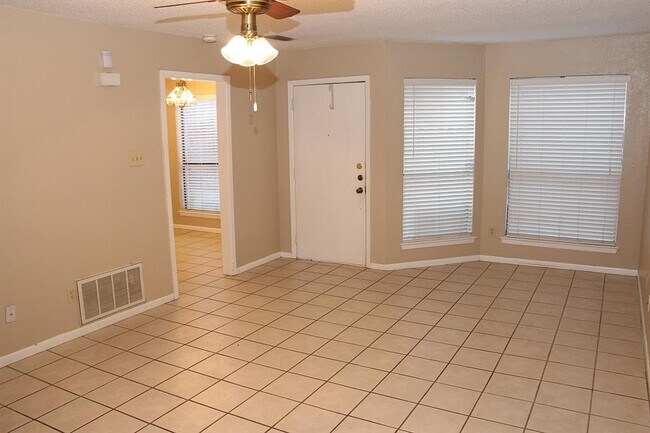 Foto del edificio - 13355 Water Oak Ln