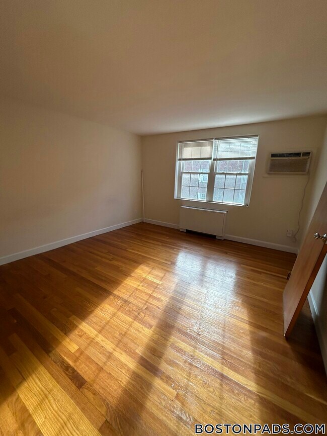 Foto del edificio - 7 Captain Parker Arms