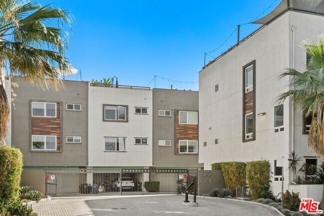 Foto del edificio - 658 N Gramercy Pl