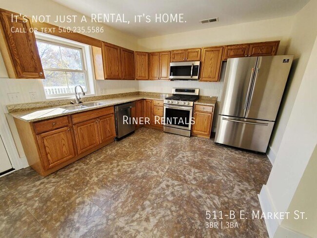 Foto del edificio - This upstairs rental you have to see to be...