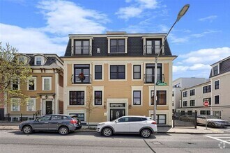 Building Photo - 360-362-362 Dorchester St
