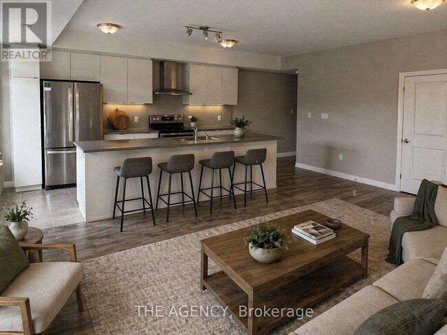 Photo du bâtiment - 70 Thatcher Dr