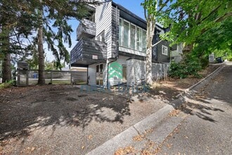 Building Photo - 2616 S 242nd St