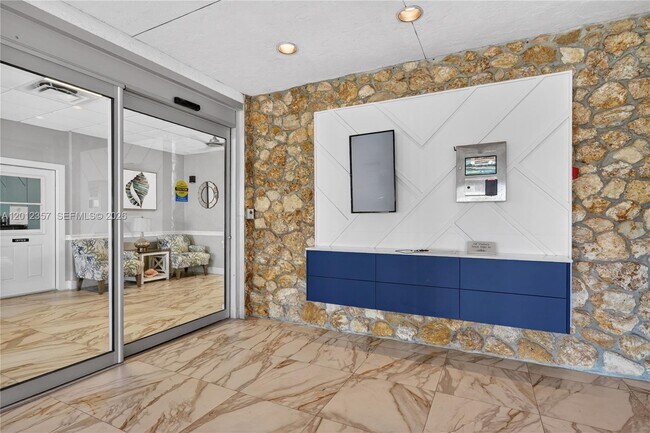 Foto del edificio - 5 Bluebill Ave