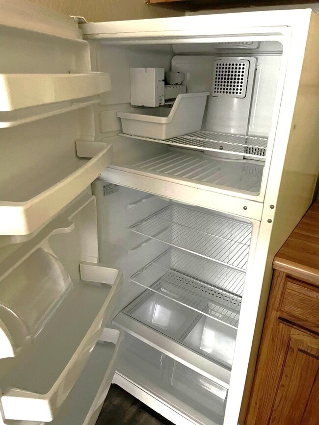 Building Photo - 2310 Bamboo Dr