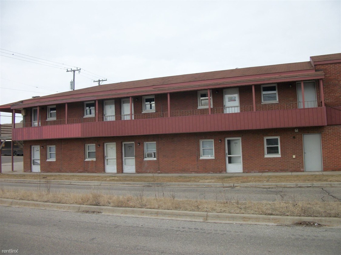 Primary Photo - 15042 W Point St