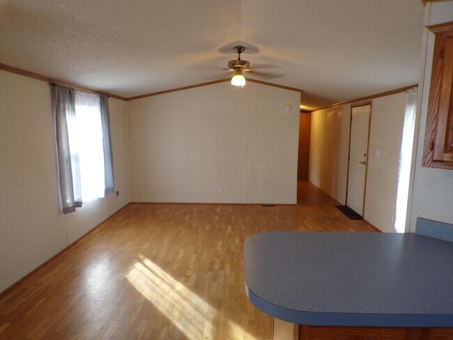 Building Photo - 2045 S Hillsdale Rd