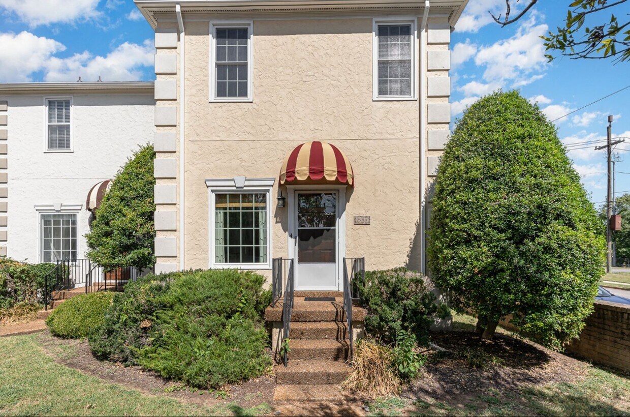 Primary Photo - Vanderbilt Condo!