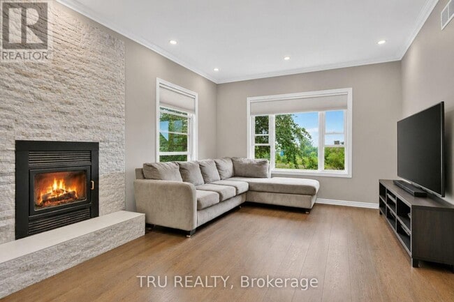 Building Photo - 2376 Kinburn Side Rd