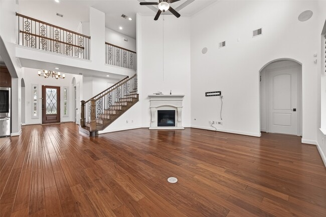 Building Photo - 2727 Carriage Hollow Ln