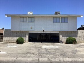 Building Photo - 1414 W Vassar Ave