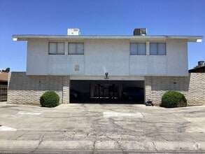 Building Photo - 1414 W Vassar Ave