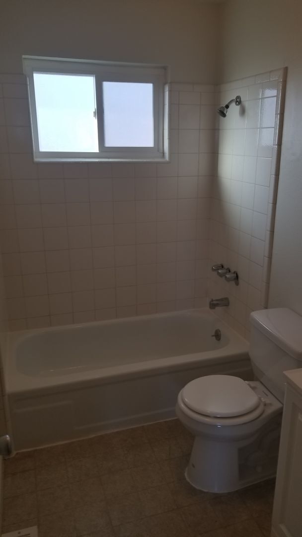 Building Photo - Washer and Dryer in unit!