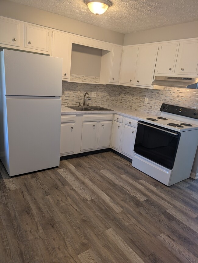 Building Photo - 7465 Rob St NW