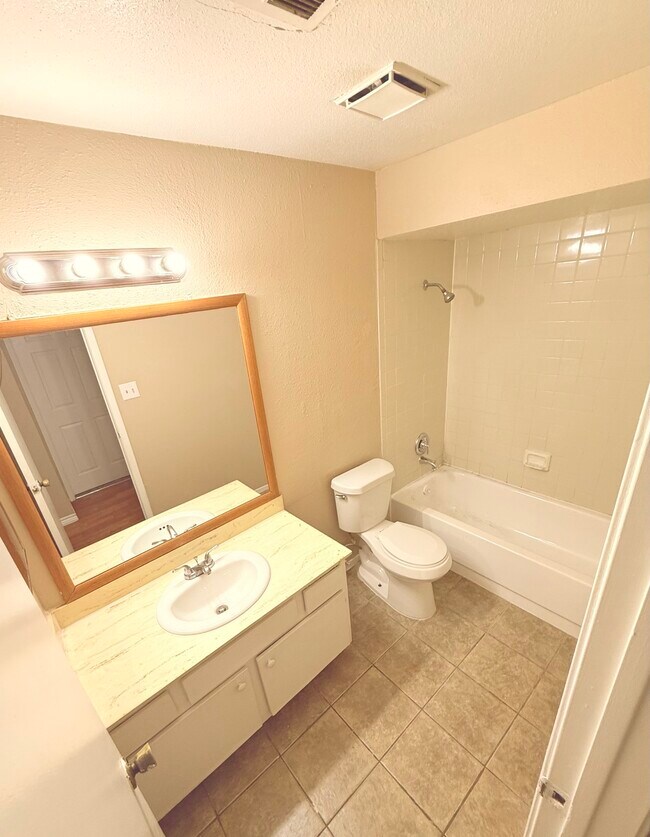 Foto del edificio - 12655 Ashford Meadow Dr