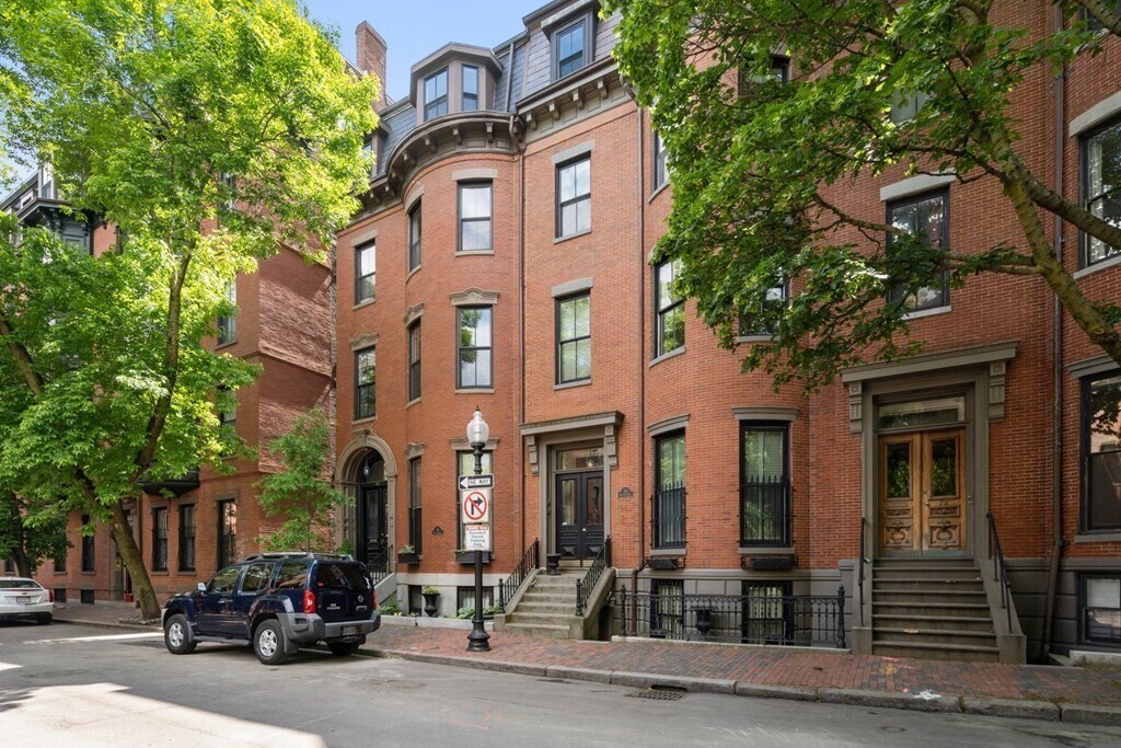 Primary Photo - 70 Waltham St