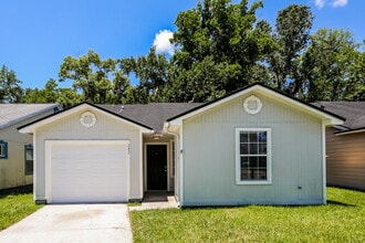 282 Aquarius Cir W