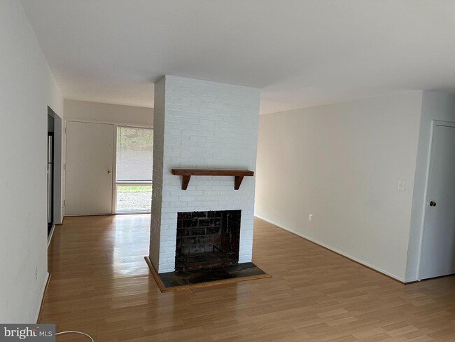Building Photo - 7211 Leesville Blvd