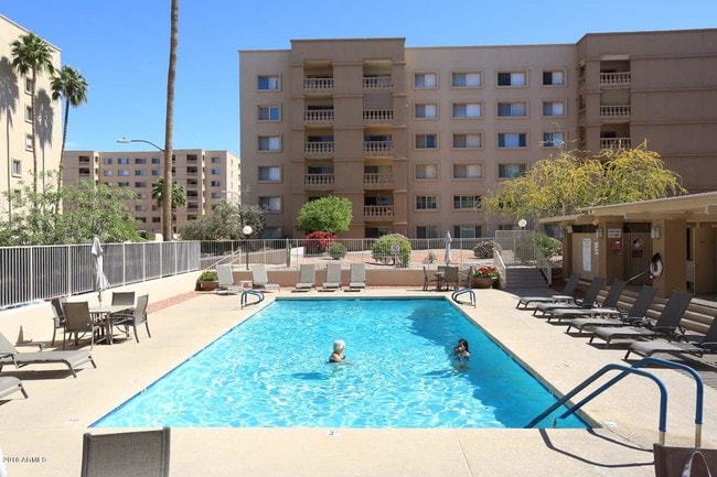 Building Photo - 7950 E Camelback Rd