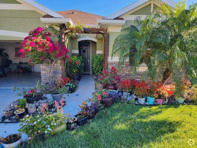 Building Photo - 152 Pergola Pl