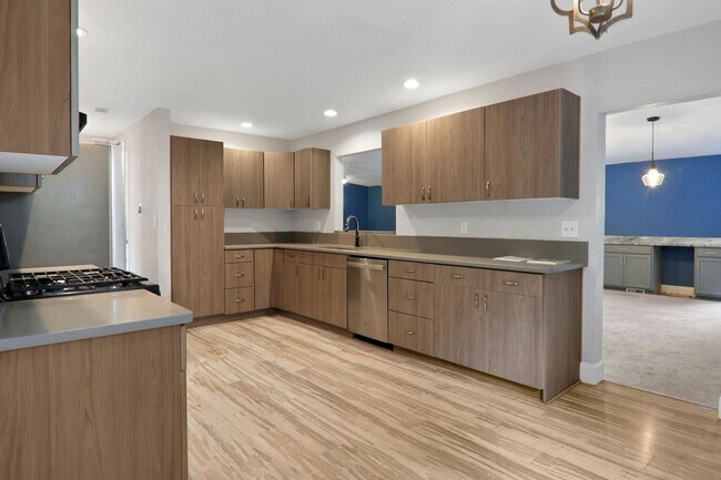 Foto del edificio - Spacious 5BR House in Boise