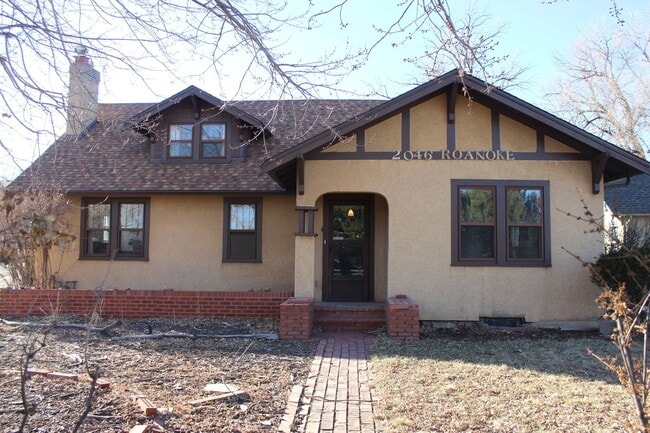 Photo - LARGE 3 bedroom in Old Broadmoor House