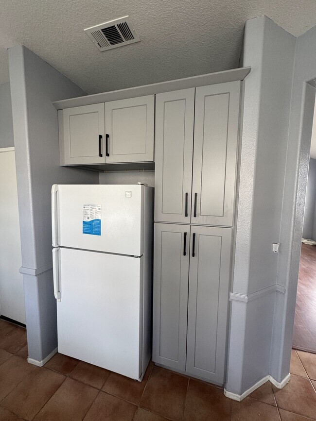 Foto del edificio - 5962 Turnberry Dr