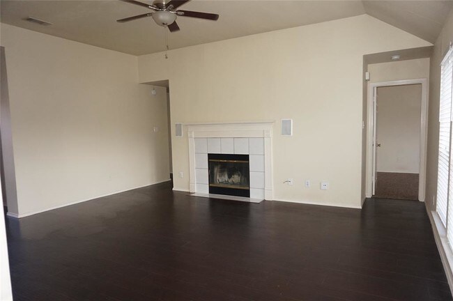 Building Photo - 5609 Guadalajara Dr