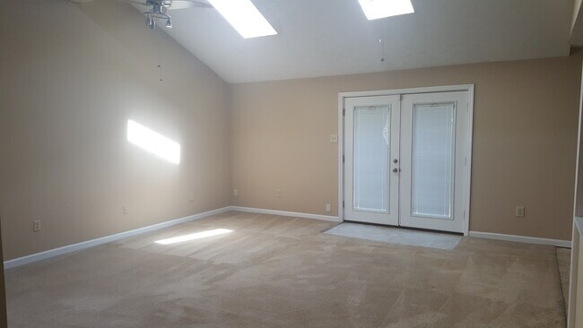 Foto del edificio - 3441 Royal Wood Rd