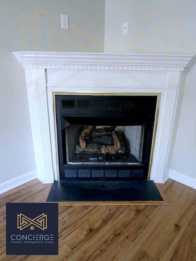 Building Photo - End Unit Townhome In Prime Location