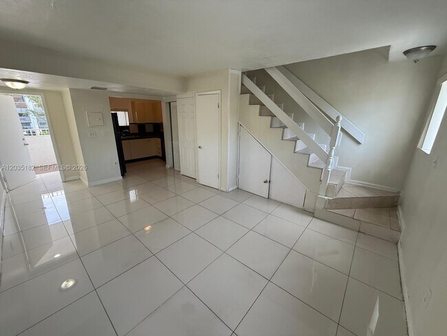 Foto del edificio - 5611 W 25th Ct