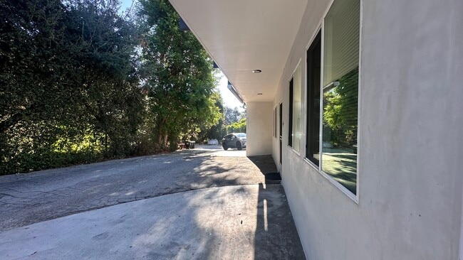 Driveway - 1714 Royal Blvd