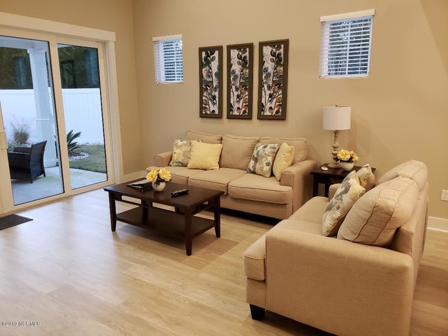 Building Photo - 1303 Tilapia Way