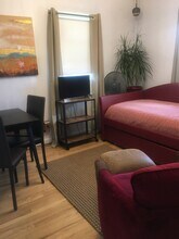 Building Photo - 856 Carter E St