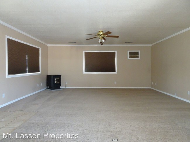 Building Photo - 3 br, 2 bath House - 530 N. Spring Circle