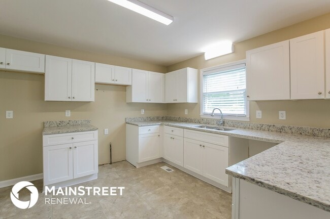 Building Photo - 633 Stone Harbor Pkwy SW
