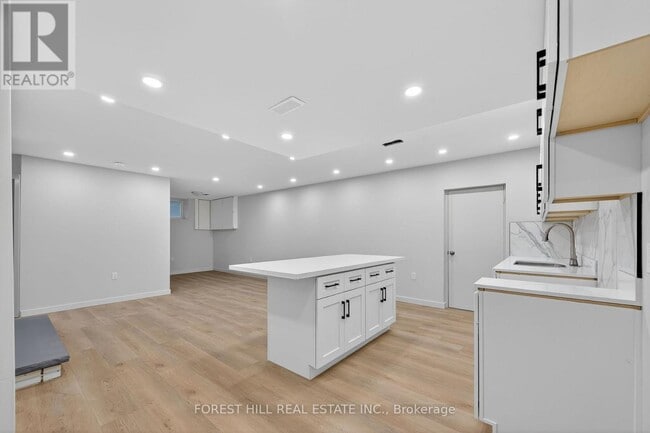 Building Photo - 19 Candis Dr