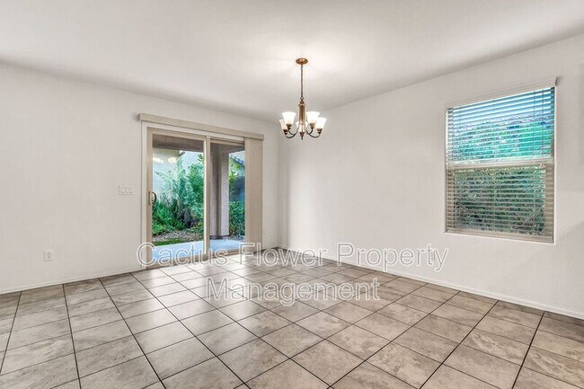 Foto del edificio - 1245 N Balboa