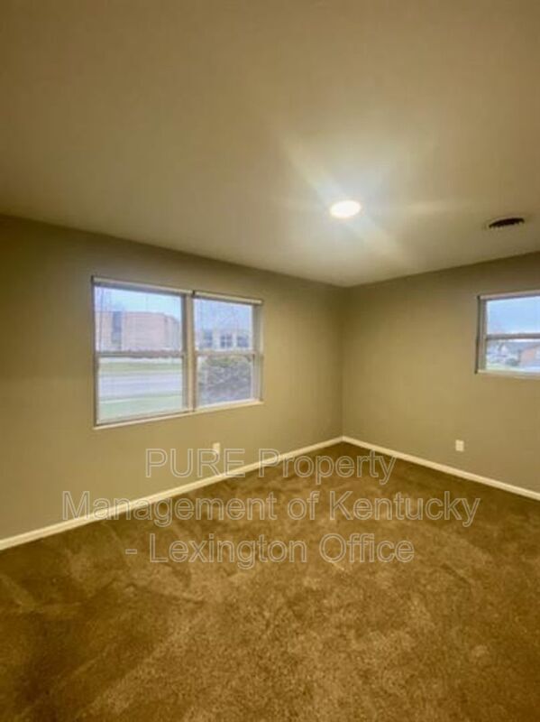 Foto del edificio - 4053 Victoria Way