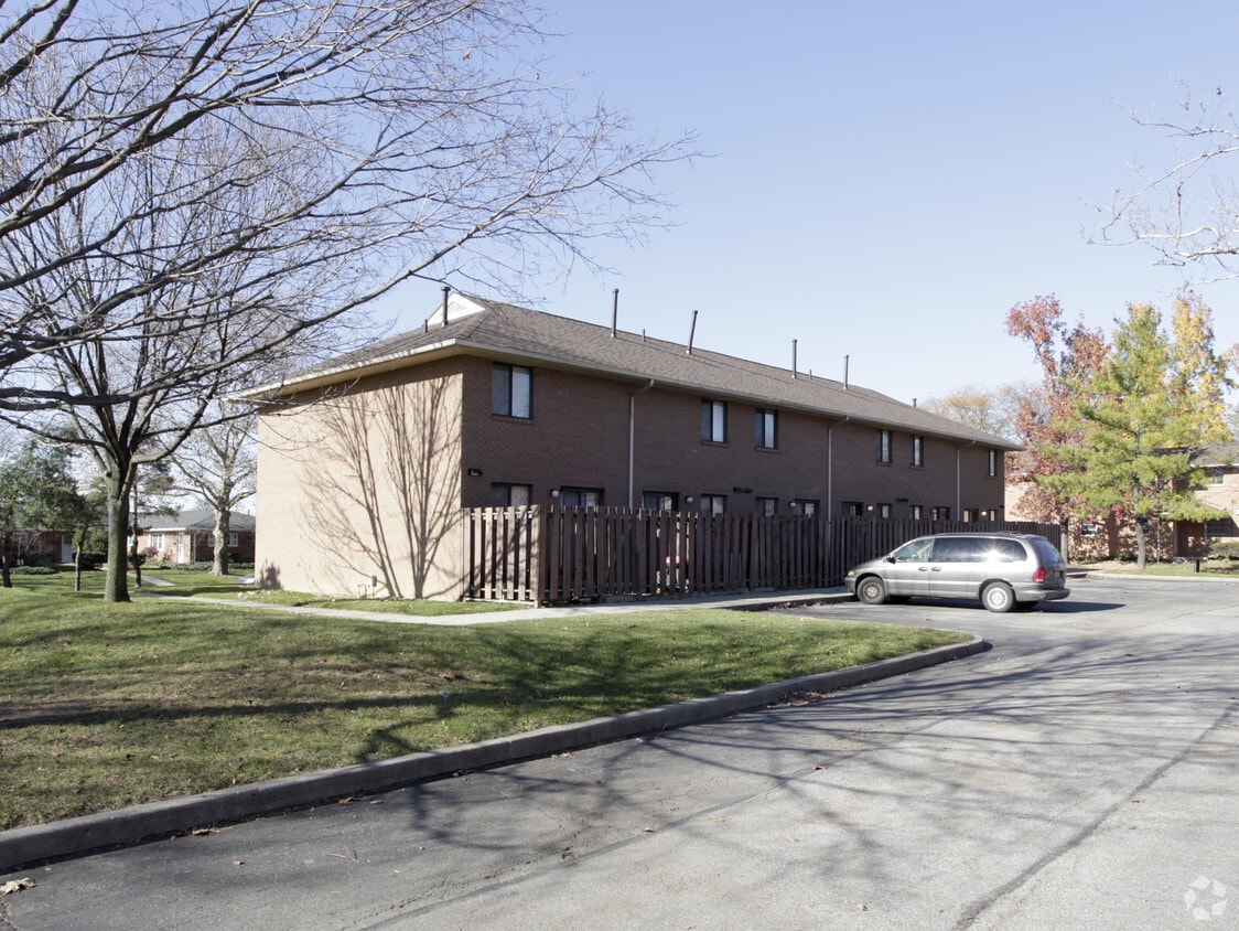 7690 S Napoleon Ct, Columbus, OH 43213 Apartments in Columbus, OH