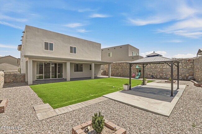 Foto del edificio - 13082 Oakhampton Ave