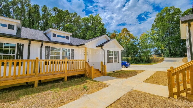 Building Photo - 1133 Veterans Dr
