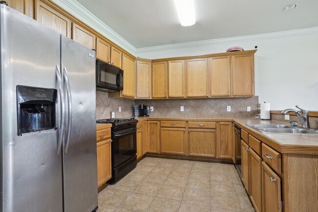 Building Photo - 3BR/2BA home in Denham Springs!