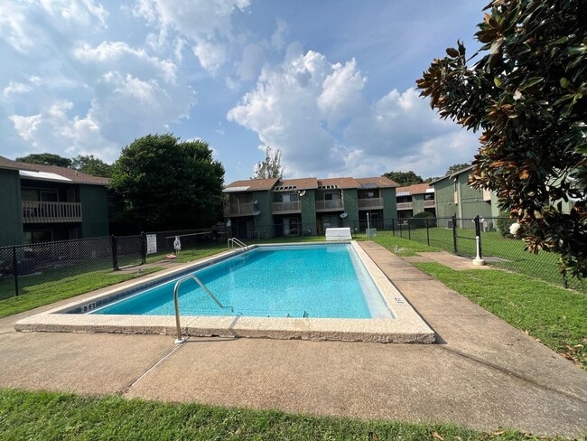 Foto del edificio - 115 Hughes St NE