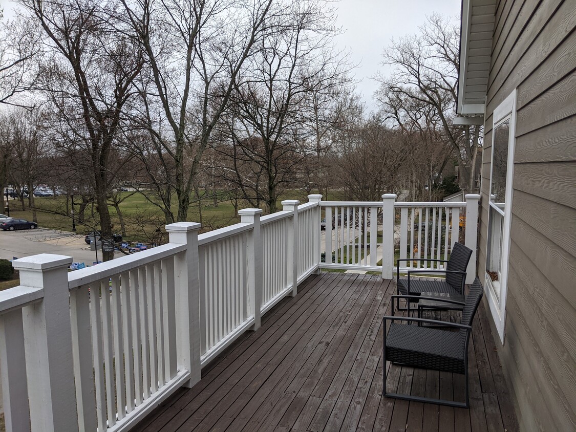 Primary Photo - 1121 Leonard Pl