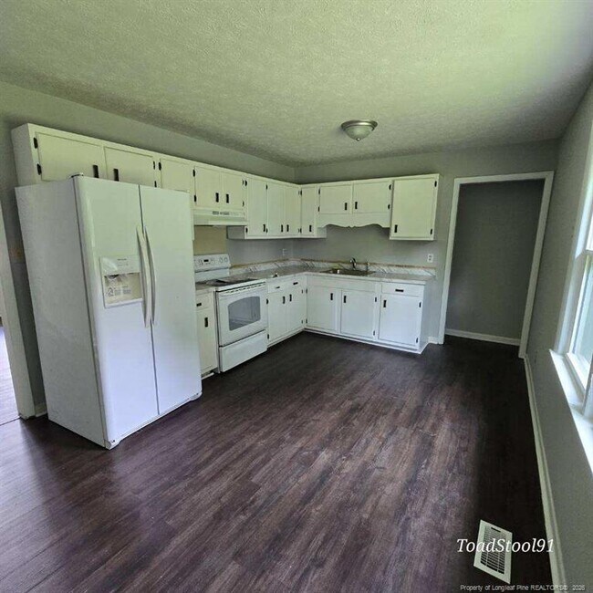 Foto del edificio - 6512 Kemper Ct