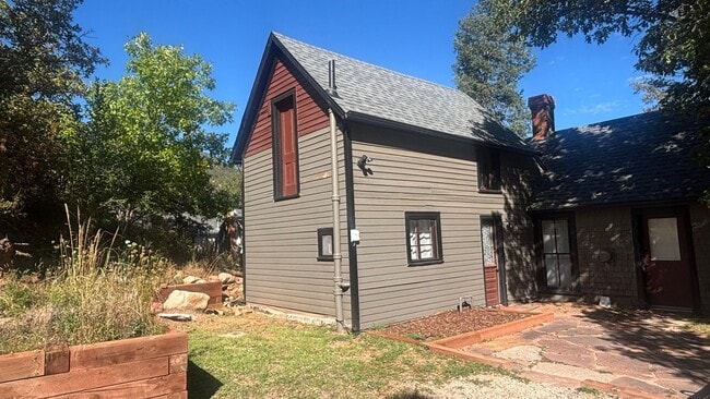 Building Photo - 955 Osage Ave